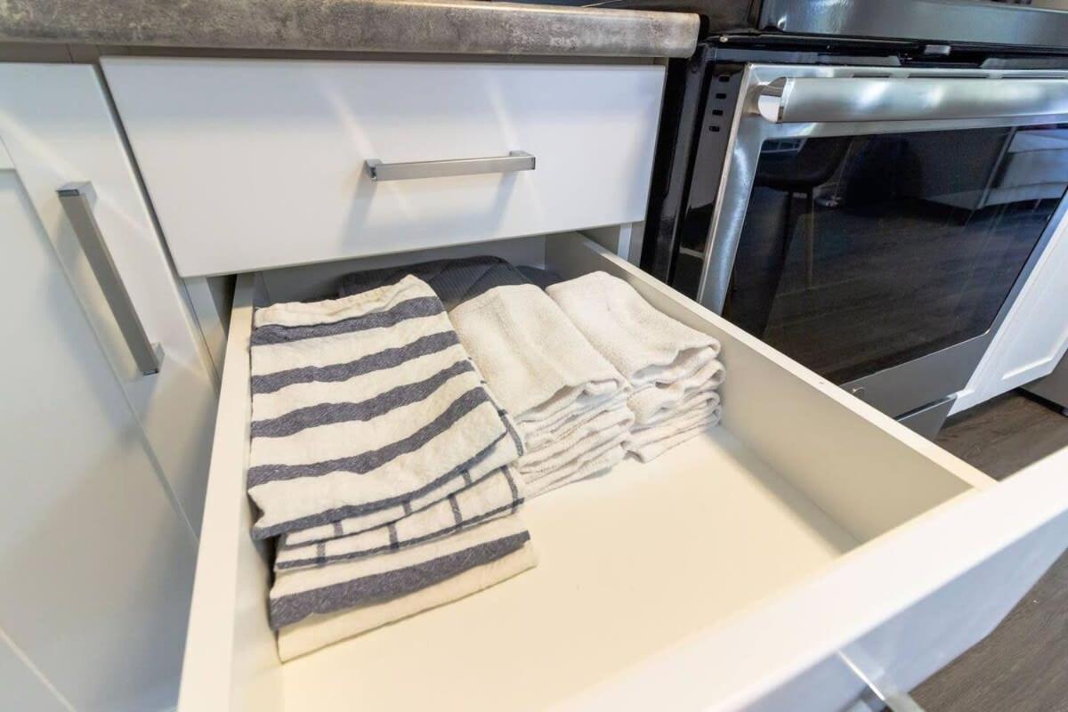 Brand New Gorgeous Condo Near Unb & Hospital Coffee Parking 202 Saint John Ngoại thất bức ảnh